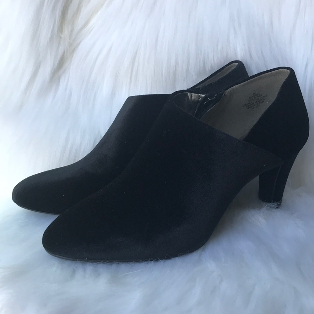 Bandolindo woman’s ankle boots size 9